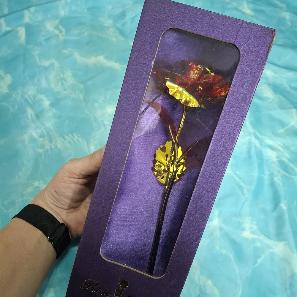 Iridescent Decor Rose